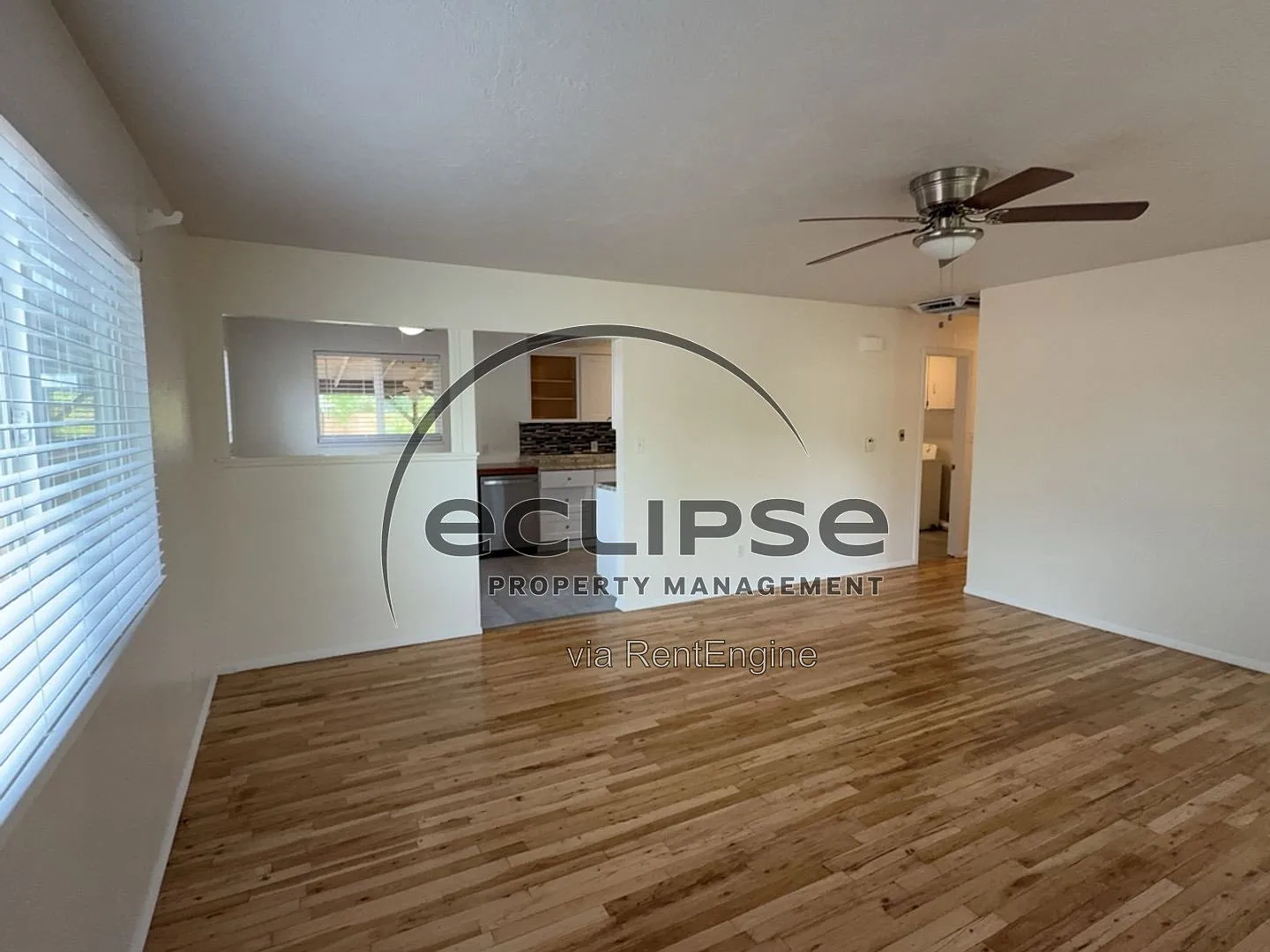 3 bed, 1.0 bath, 1140 sqft, $2,000 — Photo 3