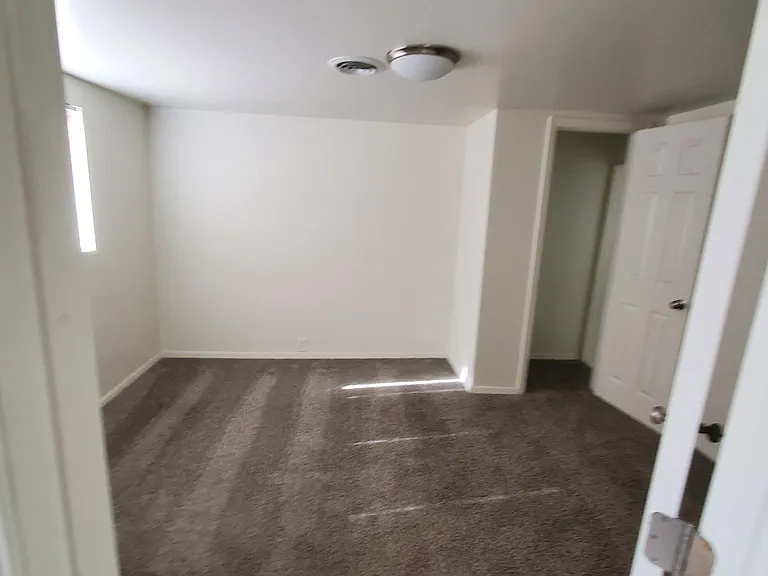 20 N White Mountain Rd — Photo 2