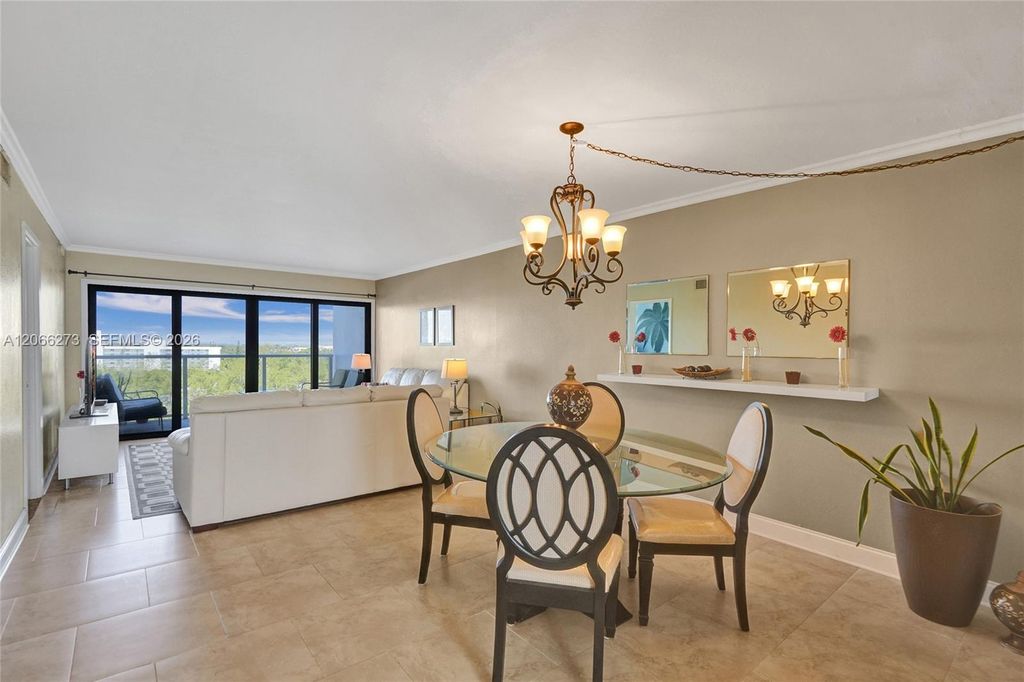 1401 N Riverside Dr APT 1005, photo 6