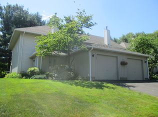 189 W Bass Ln, Suffield, CT 06078