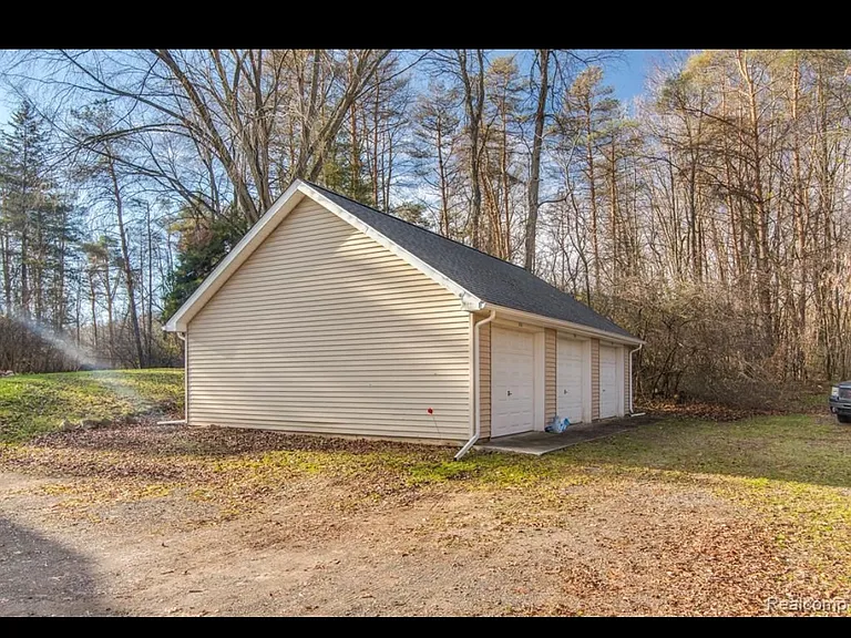 9798 McGregor Rd — Photo 4