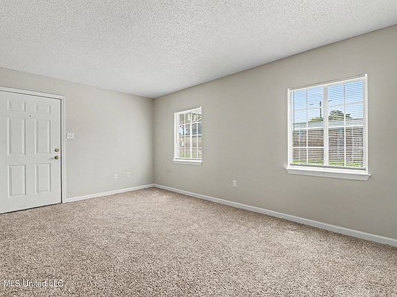 5th image of 245 McDonnell Ave APT 125