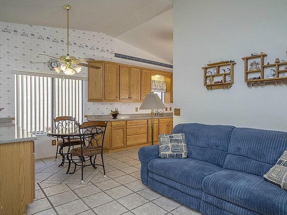4th image of 180 N Schrader Ln