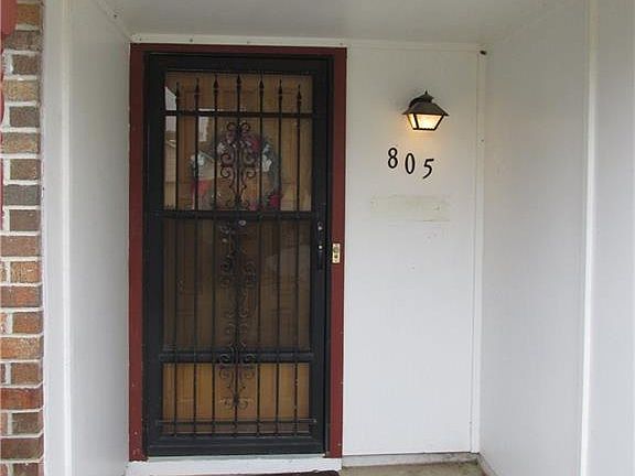 5th image of 805 Skelly St