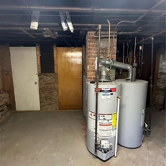 71 Hamlet Ave #1R — Photo 16