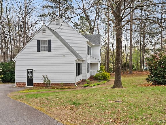 4th image of 1025 Coralberry Dr