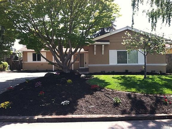 3rd image of 115 W Payran St