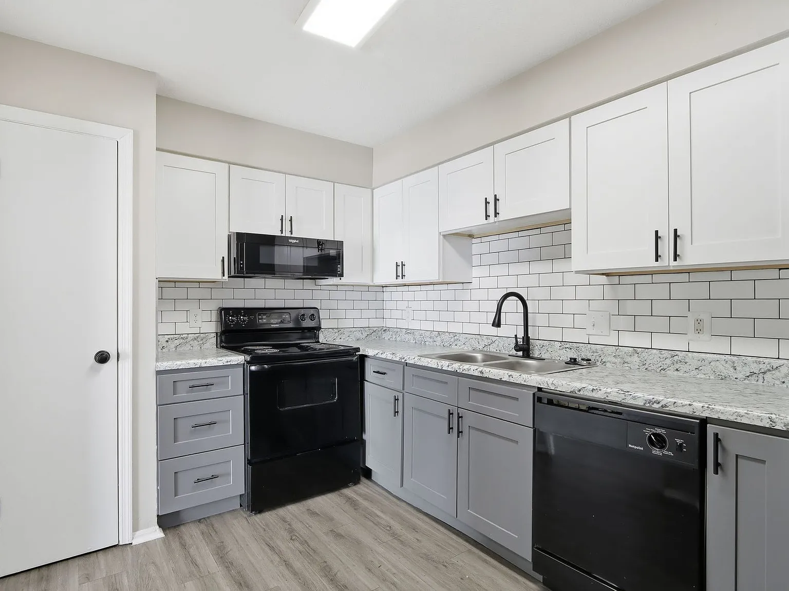 The Eclipse Apartment Homes — Photo 2