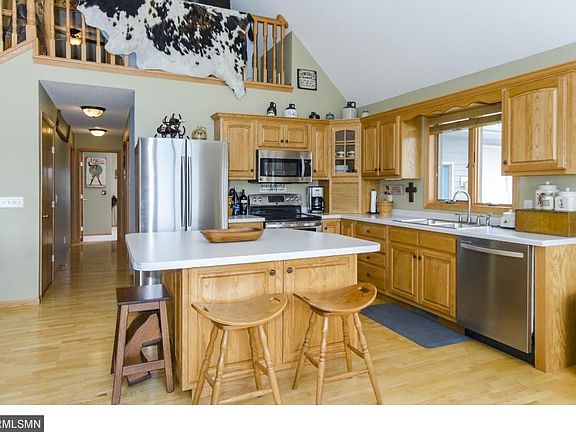 LARGE ISLAND FOR ENTERTAINING