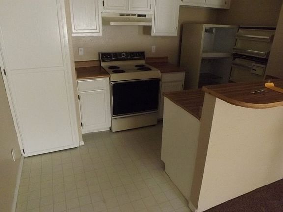 4th image of 1361 E University Ave Unit 306-B