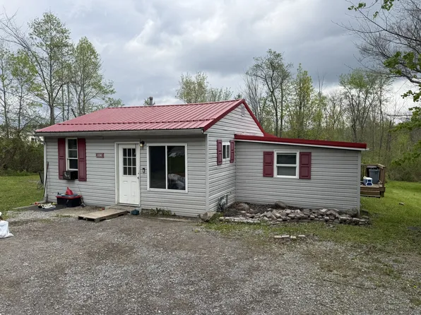 1030 Water St, Conneaut Lake, PA 16316