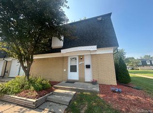 41168 N Woodbury Green Dr, Belleville, MI