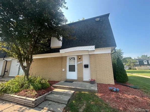 41168 N Woodbury Green Dr, Belleville, MI 48111
