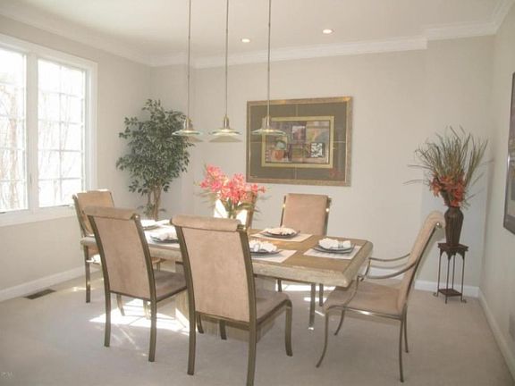 5th image of 8202 Chippenham Dr