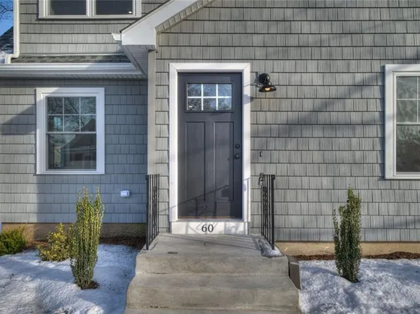 60 Metropolitan Park Dr E, Riverside, RI 02915