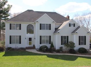 8 Breakneck Hill Rd, Hopkinton, MA 01748