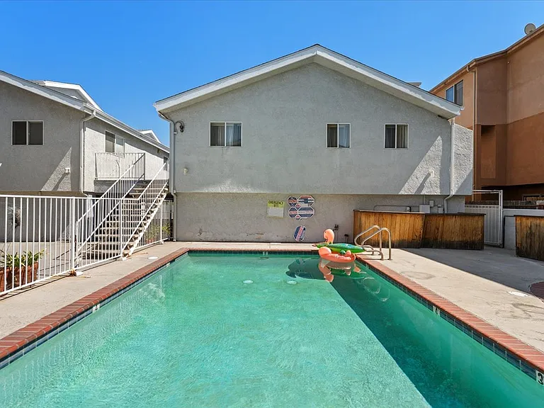 9660 Sepulveda Blvd #10 — Photo 4