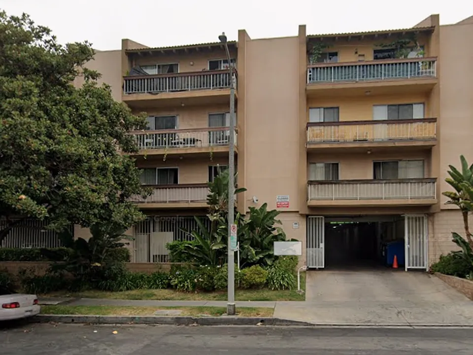 400 S. Kingsley Drive