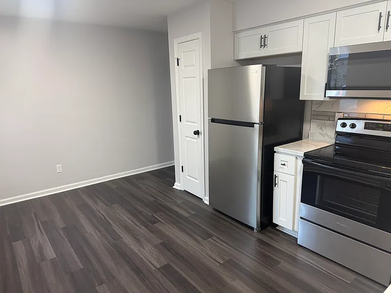 6209 Geneva Way #B — Photo 17