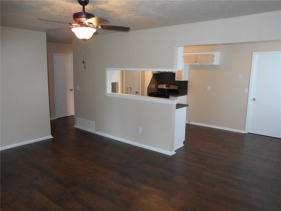 3rd image of 4117 Corbett Dr