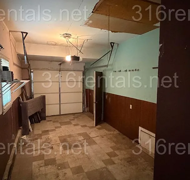 1913 Cron St — Photo 8