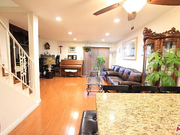 3rd image of 152 S Gramercy Pl #7