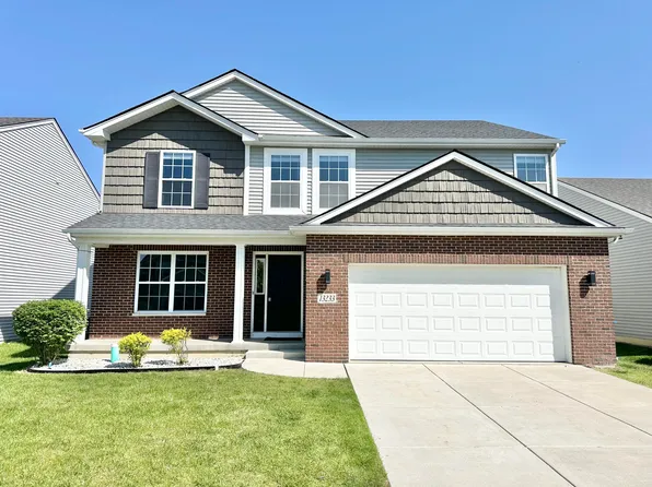 13233 Roosevelt Pl, Crown Point, IN 46307