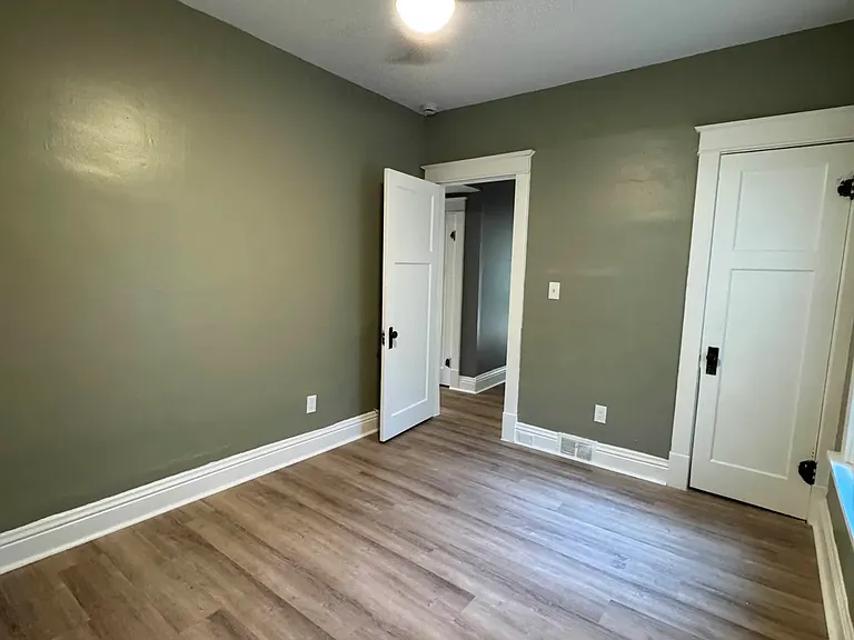 17914 Larchwood Ave — Photo 9
