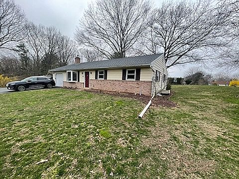 2nd image of 6 Oak Ln