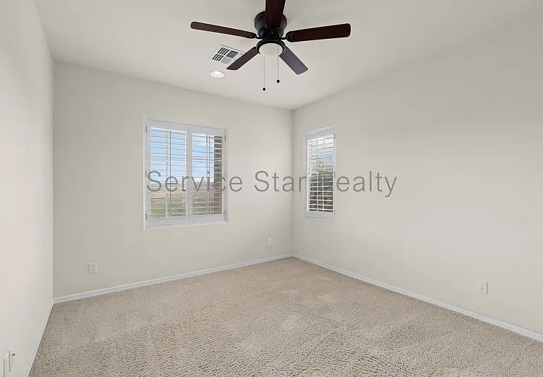 3724 E Robin Ln — Photo 25