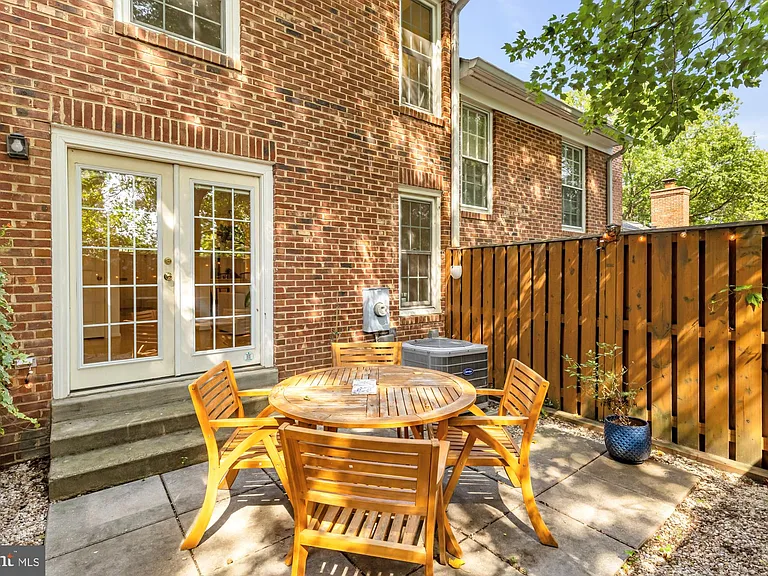 2536 S Walter Reed Dr #D — Photo 10