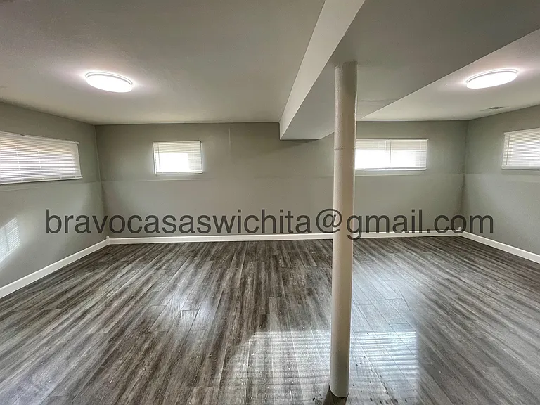 2227 S Bonn Ave — Photo 13