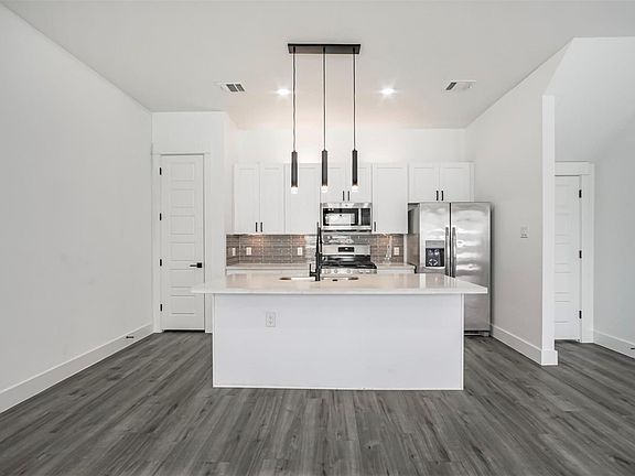3rd image of 9307 Tower St