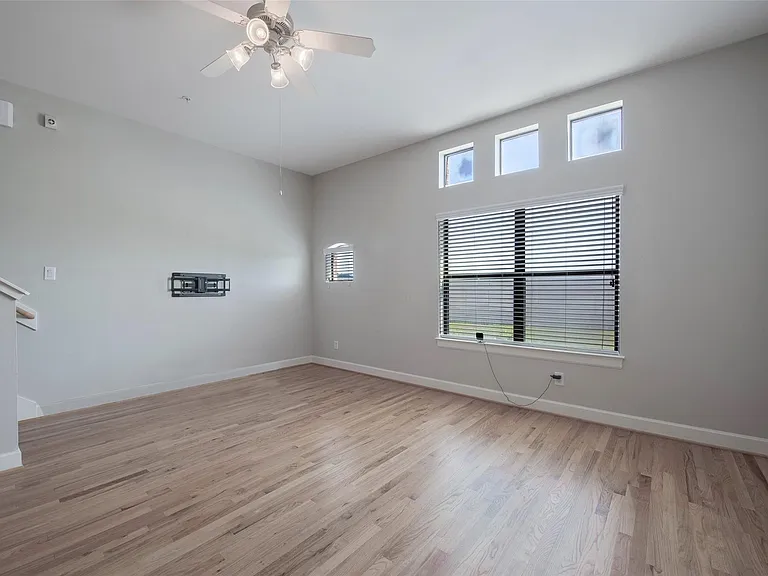 7650 Springhill St #603 — Photo 7
