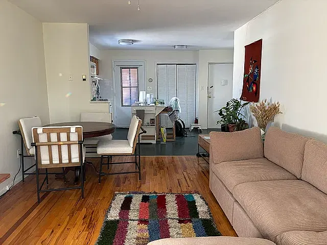 8 Reeve Place — Photo 1