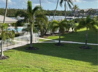 305 Goodlette Rd S APT 301, Naples, FL 34102