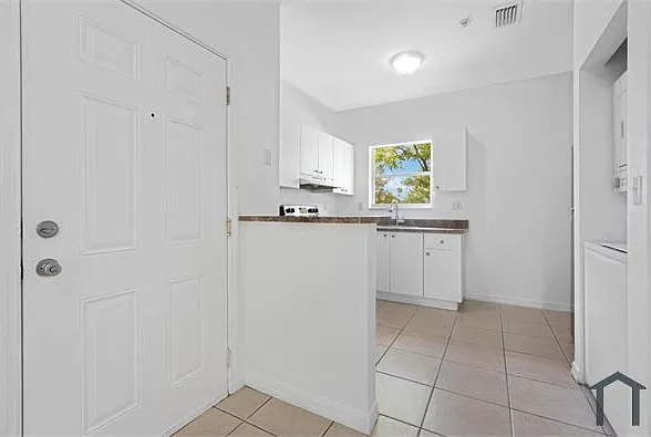 33 E 20th St #205 — Photo 5