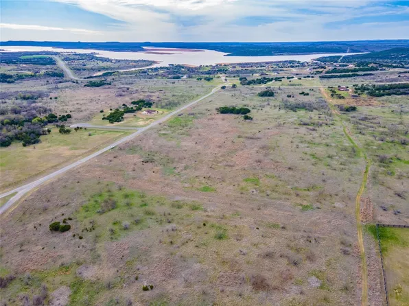 407 Pk Hills Blvd, Graford, TX 76449