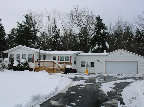 143 Flat Rock Rd, Morrisonville, NY 12962