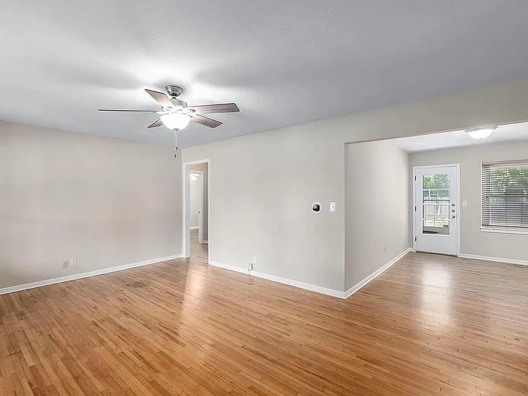 843 N Brownthrush Ln — Photo 9