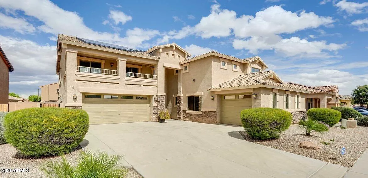 5 bed, 3.5 bath, 3826 sqft, $4,500 — Photo 1