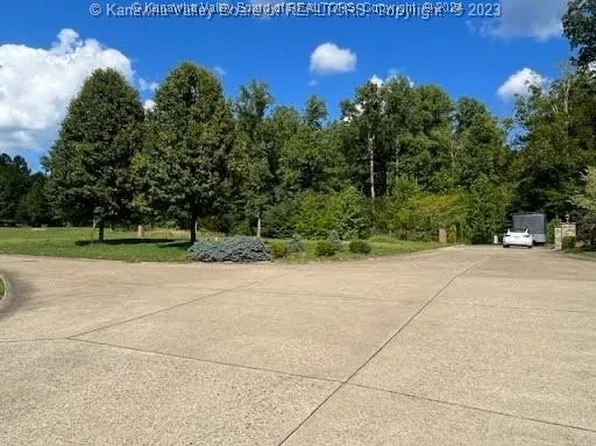 18 Stardust Dr, Scott Depot, WV 25560