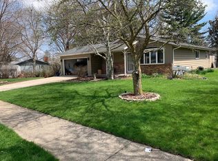 160 S Burr Oak Ave, Oregon, WI 53575