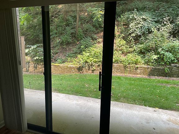 3rd image of 7262 Beacon Hill Dr
