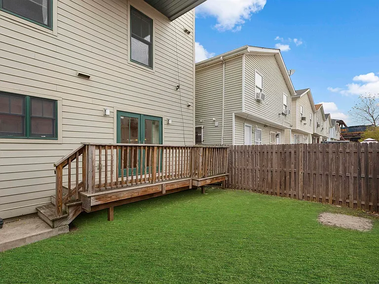 24-1 Ash St #1 — Photo 18