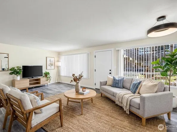 748 S Cloverdale St APT 6, Seattle, WA 98108