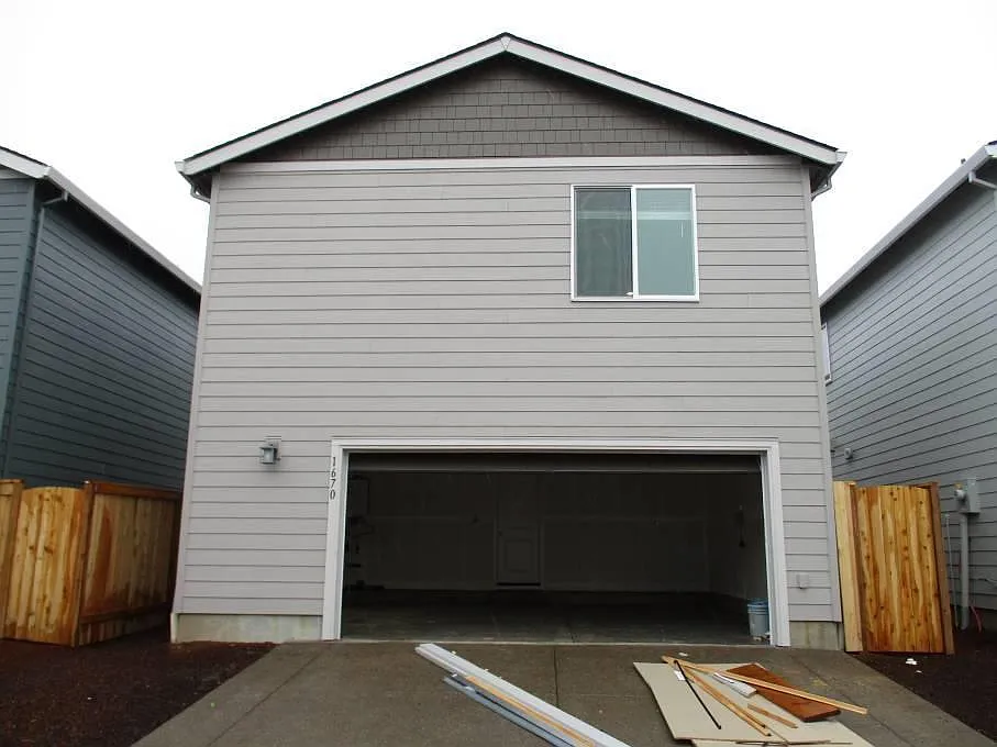 Building Photo - 1670 McCallum Ln