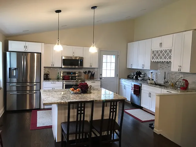 261 Bay Colony Dr — Photo 5