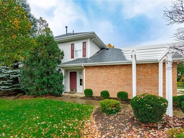 15514 Oakshire Ct, Cleveland, OH 44130
