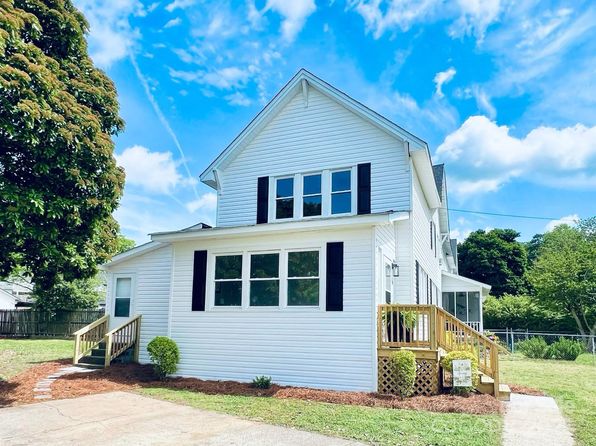 38 Kirk Pl, Badin, NC 28009